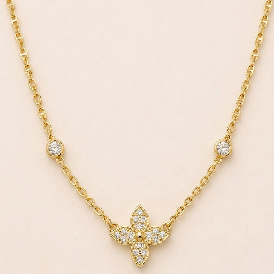 Clover Necklace 0.30 ct, 3.01 g metal