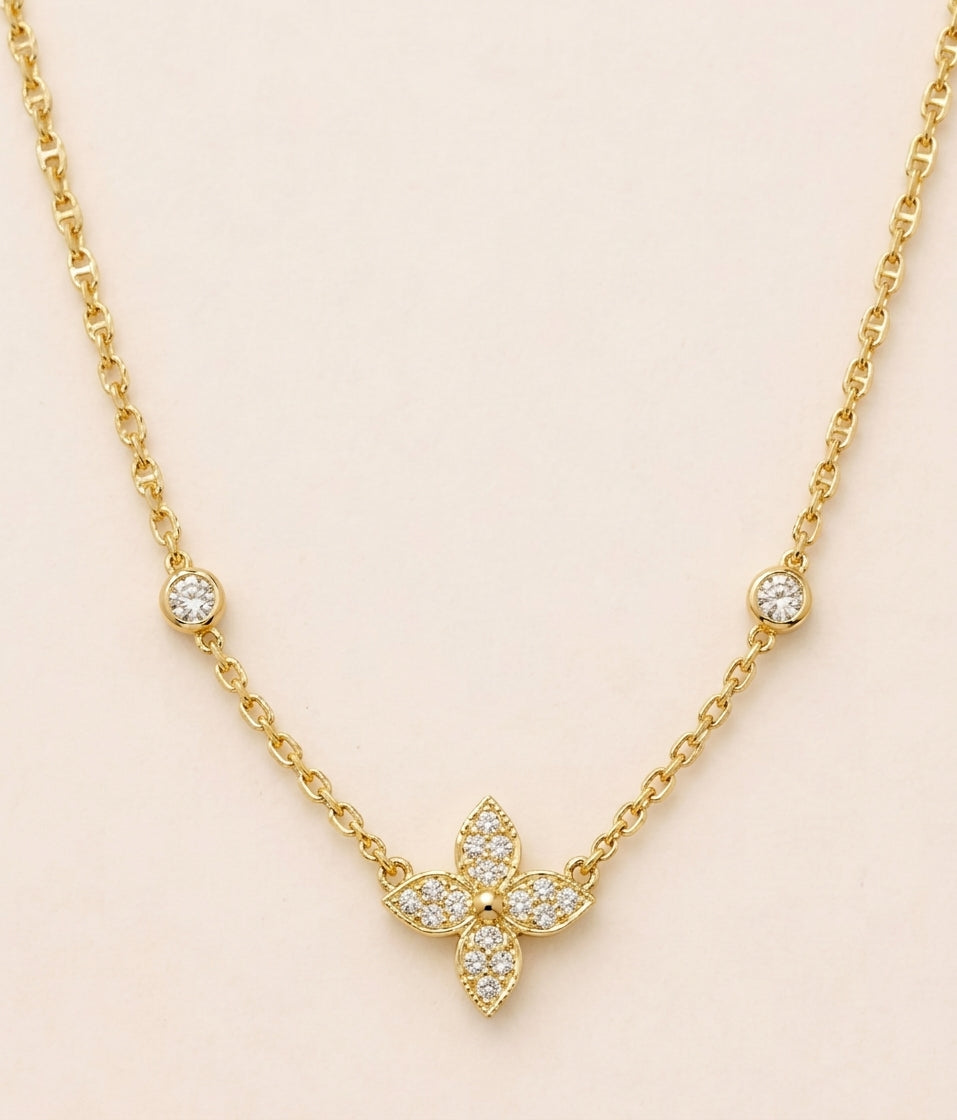 Clover Necklace 0.30 ct, 3.01 g metal