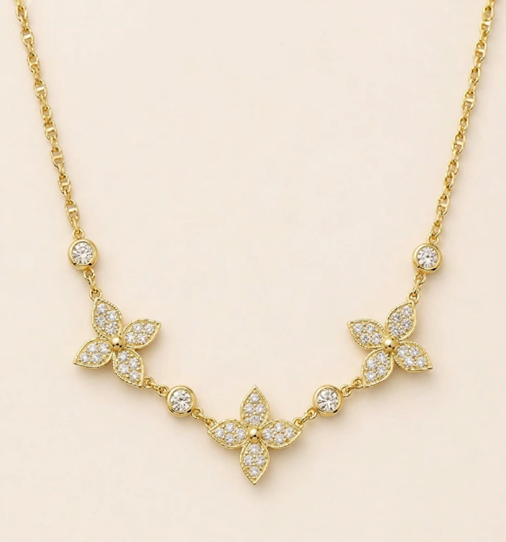 Clover Necklace 0.70 ct, 5.00 g metal