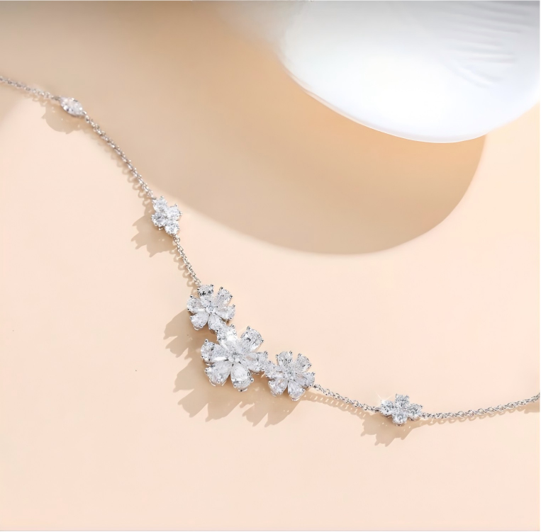 PT950 Platinum Forget-Me-Not Daisy Necklace, 2.00ctw