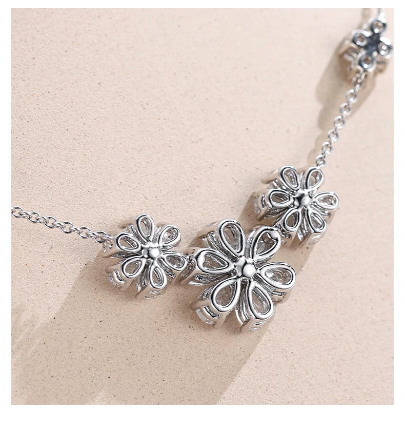 PT950 Platinum Forget-Me-Not Daisy Necklace, 2.00ctw