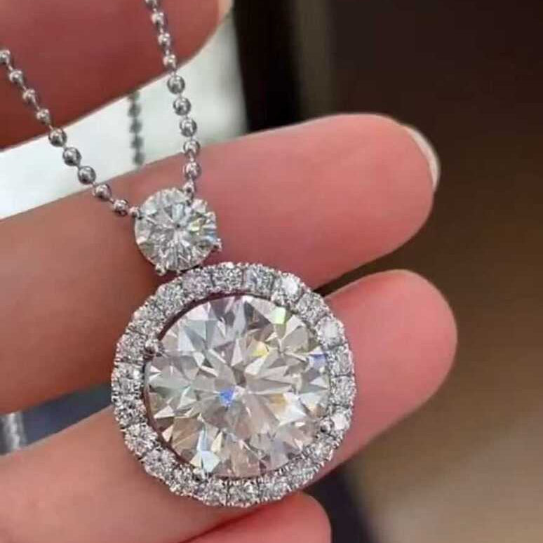 5.00 ct Lab-Grown Diamond Pendant Necklace, Round Brilliant, D VVS2 [18K Gold, 18 inches]